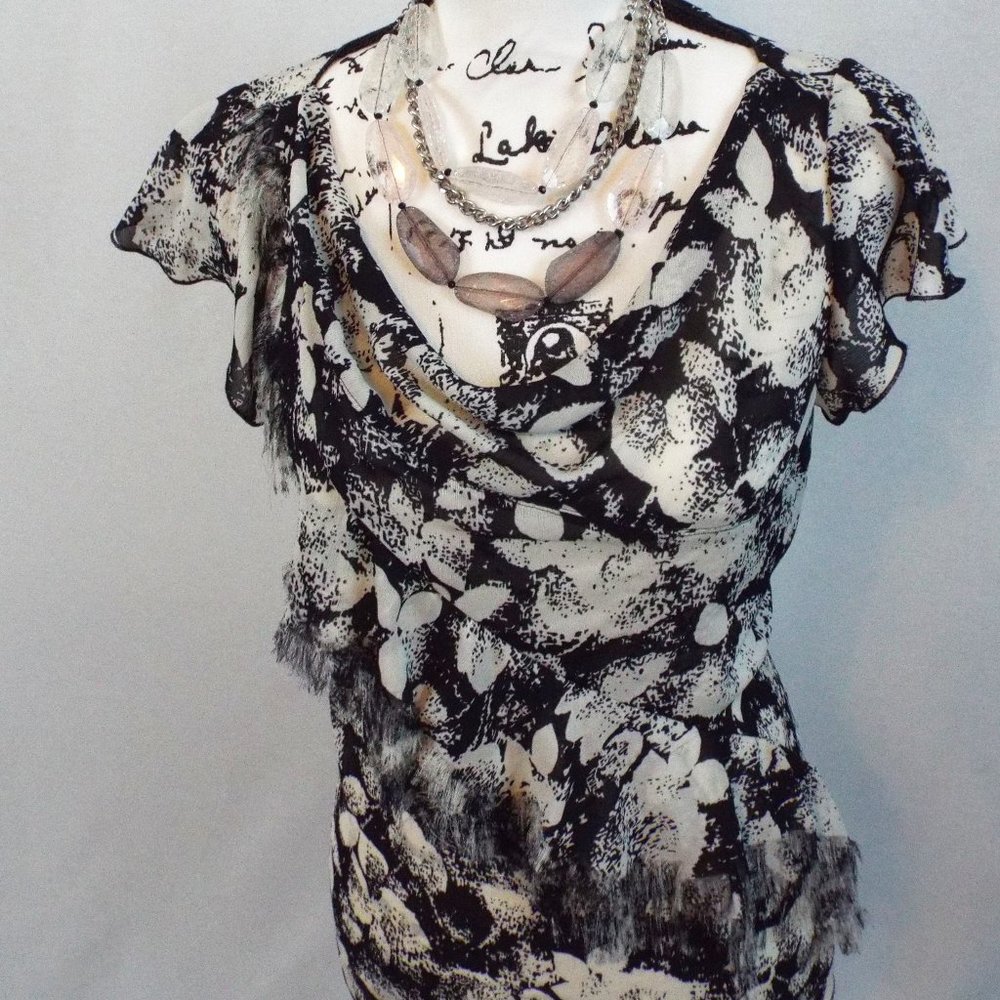 BCBGeneration Black and White Sheer Short Sleeve V-Neck Top w/ Fringe Size Med